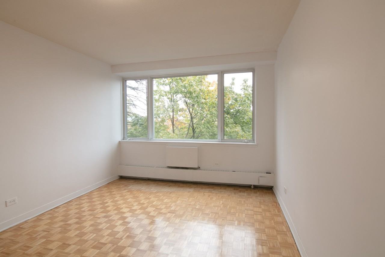 900 Rockland Avenue - Photo 5 of 50
