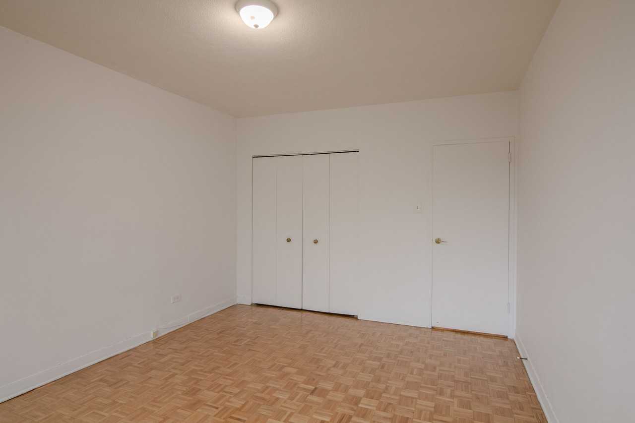 900 Rockland Avenue - Photo 7 of 50