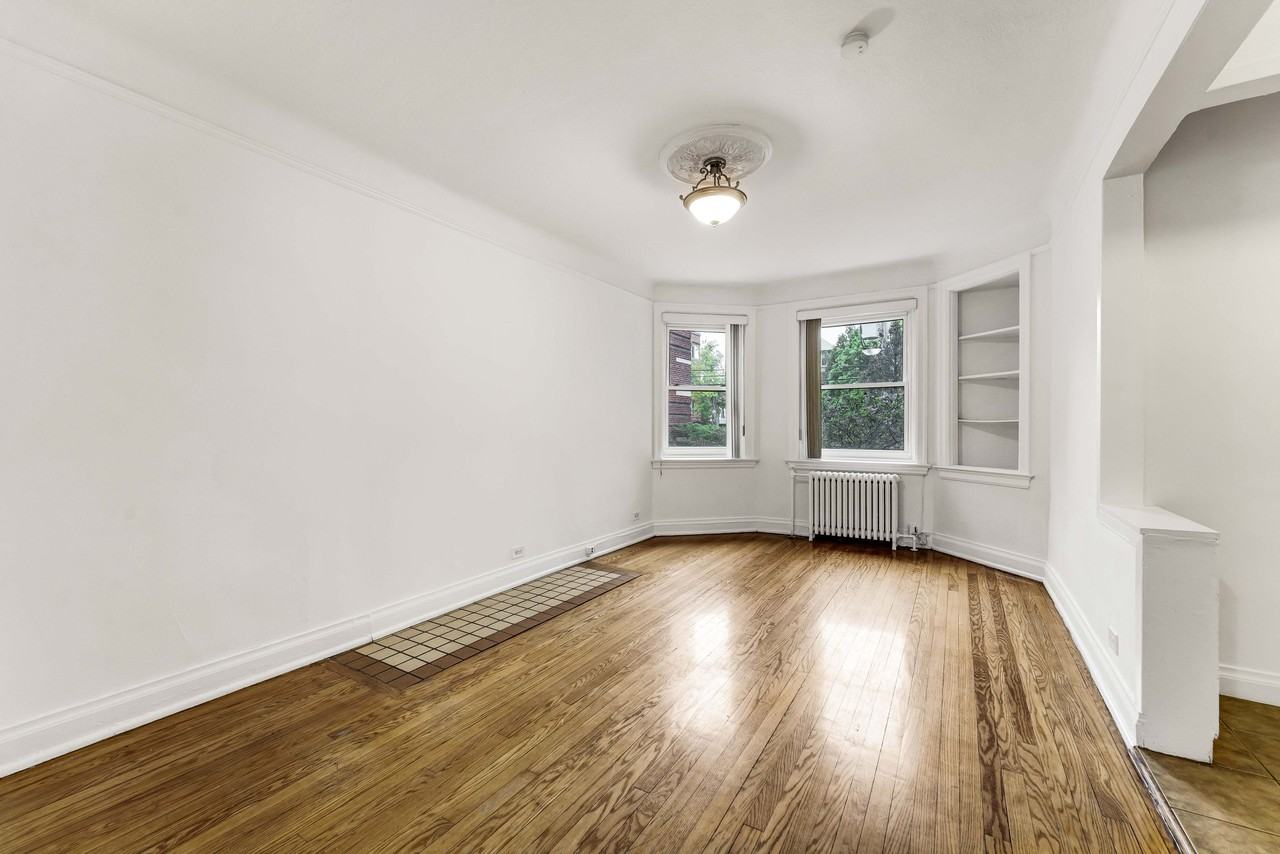 235 Charlotte St - Photo 3 of 50