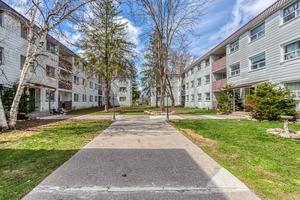 featured image of 412 & 412 & 414 Highland Rd