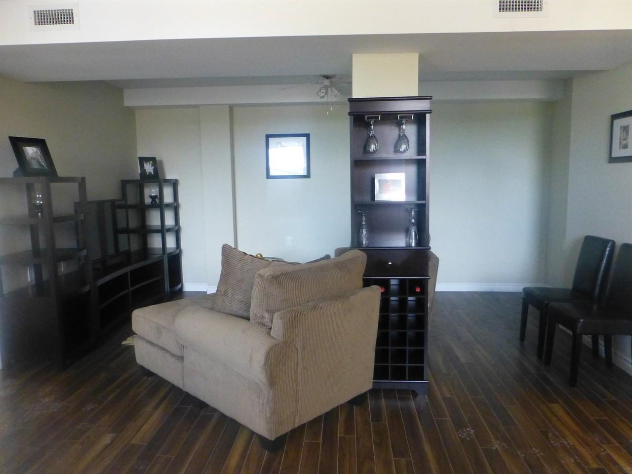 TVM 185 HUNTER STREET INC - Photo 5 of 42