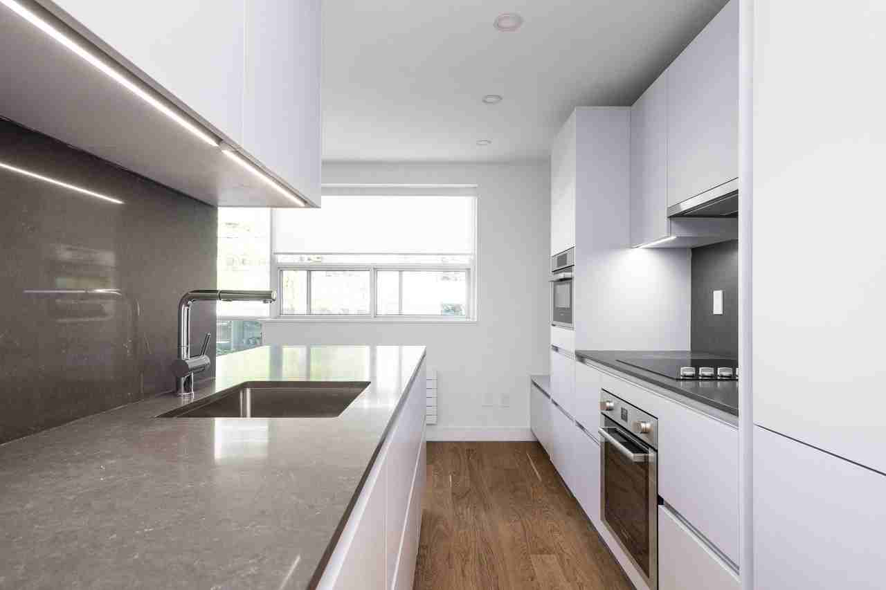 365 Eglinton Avenue East - Photo 3 of 40