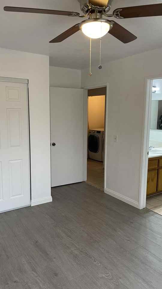 4354 W 138th St #B - Photo 3 of 37