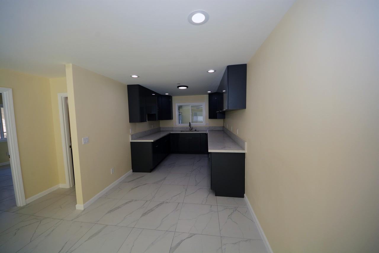 928 9th Ave Apt C - Photo 3 of 10