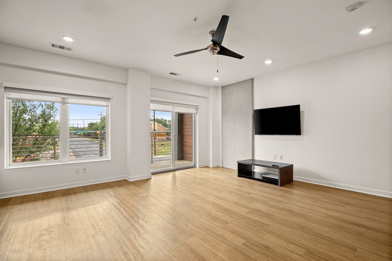 4361 S Congress Ave #204 - Photo 3 of 28