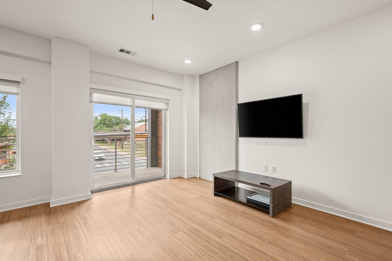 4361 S Congress Ave #204 - Photo 4 of 28