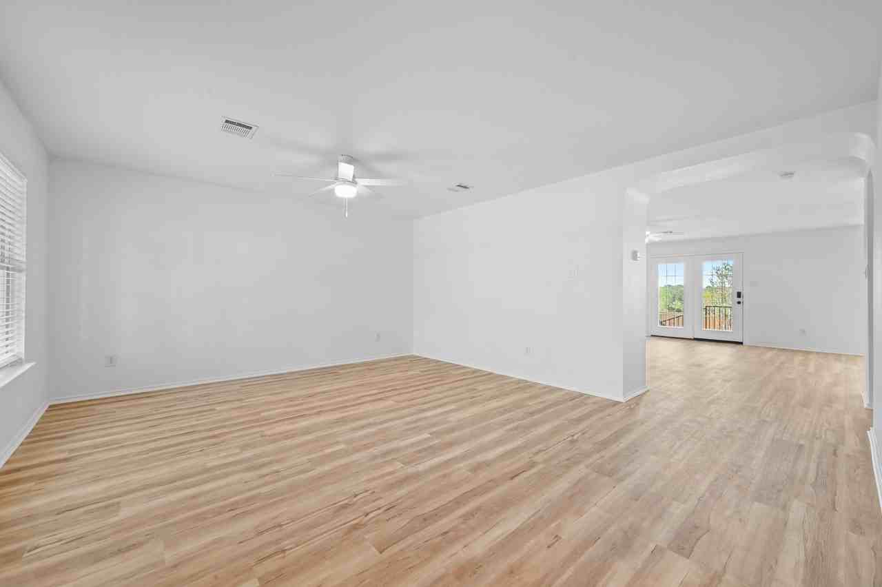 2412 Regal Park Ln - Photo 6 of 41