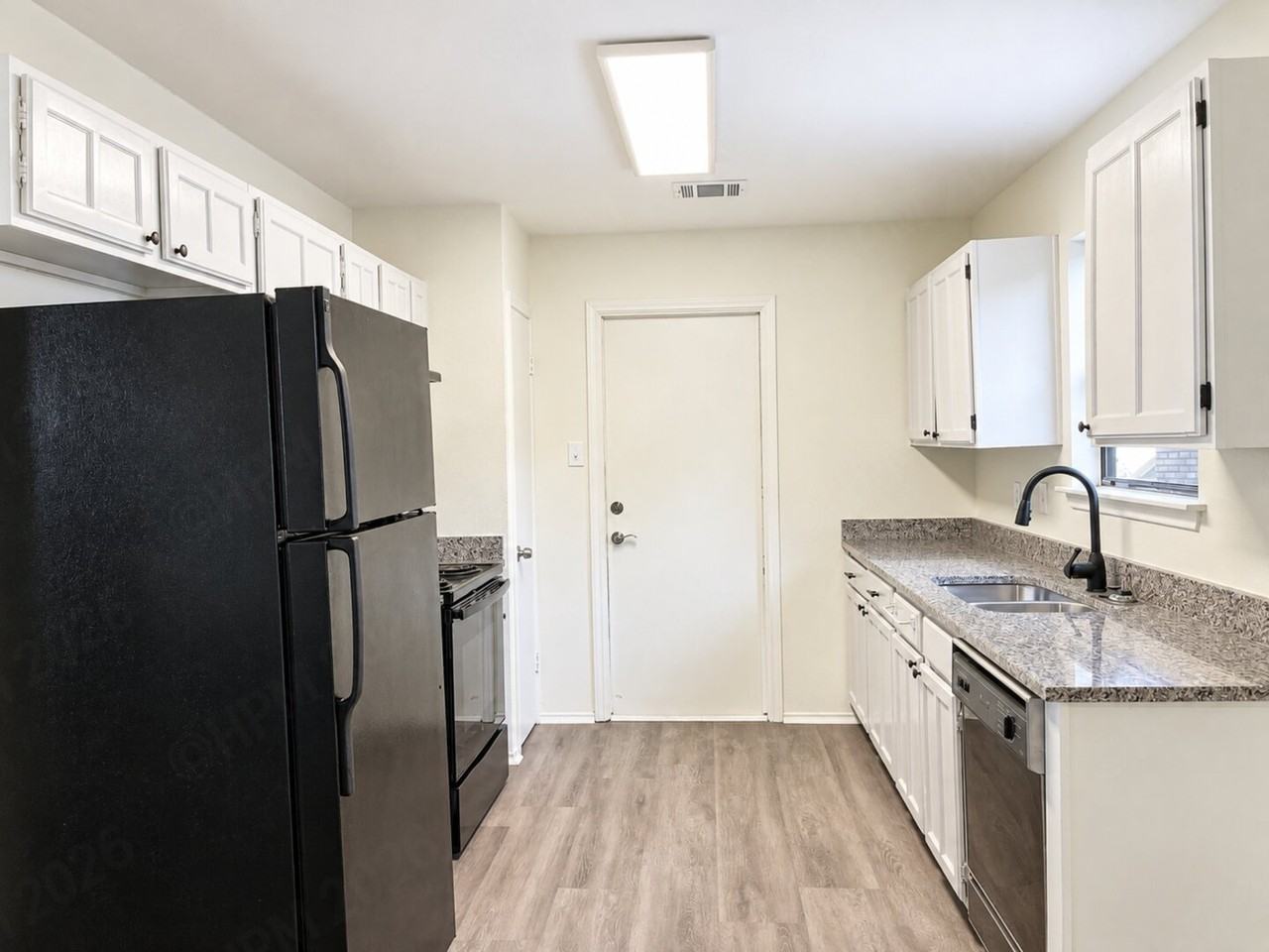 5530 Sunup Dr - Photo 5 of 12
