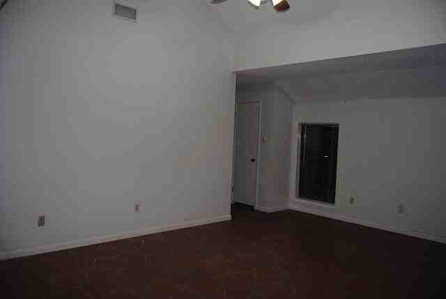11121 N Dowling Rd - Photo 7 of 11