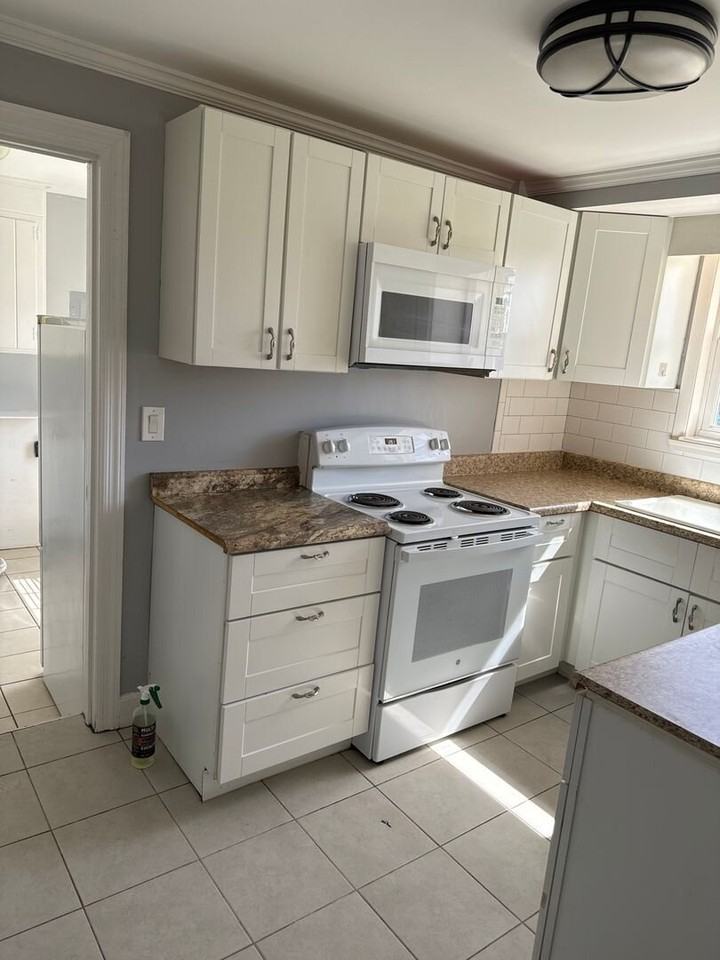 705 Yowell Ave - Photo 5 of 23