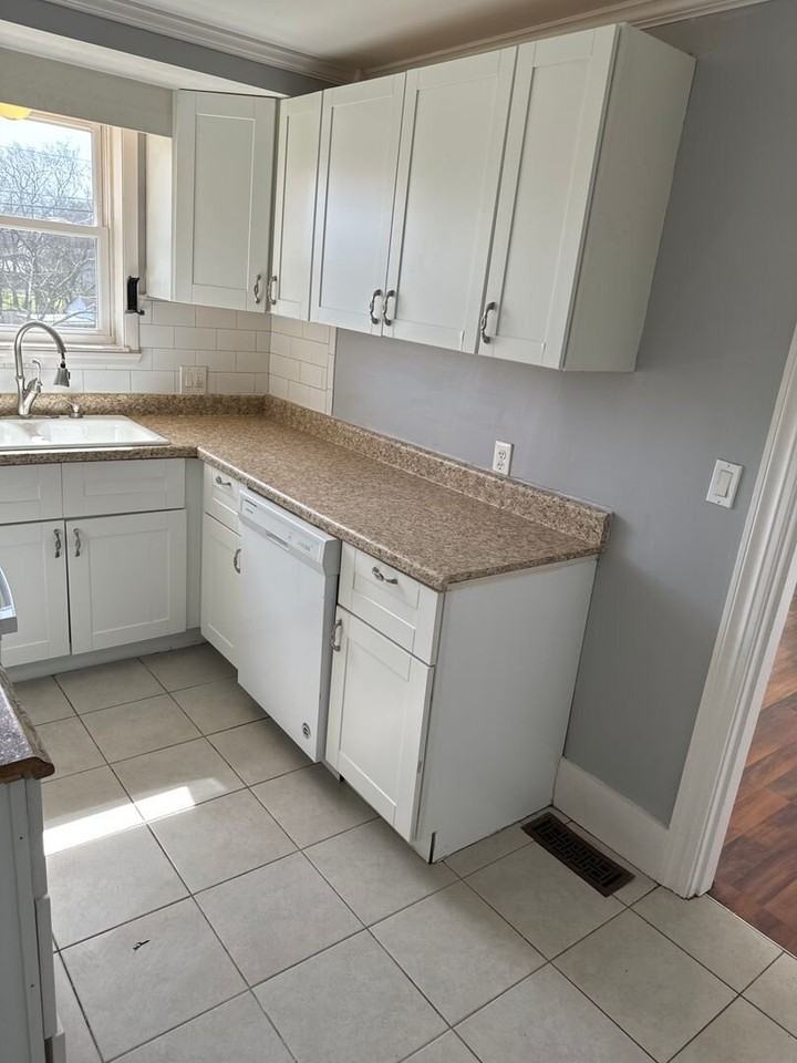 705 Yowell Ave - Photo 6 of 23