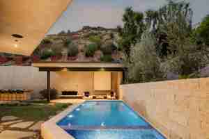 featured image of 1205 Las Lomas Pl