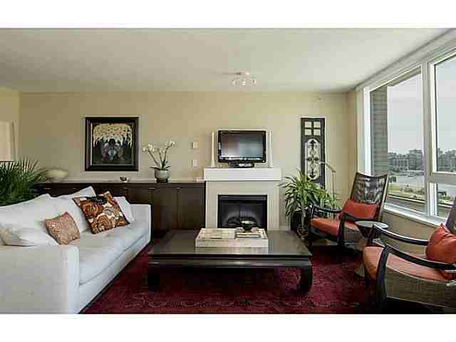 125 Milross Ave - Photo 5 of 18