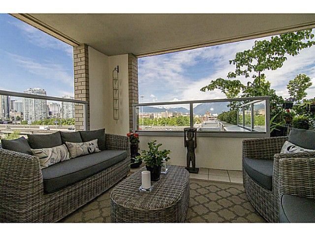 125 Milross Ave - Photo 3 of 18