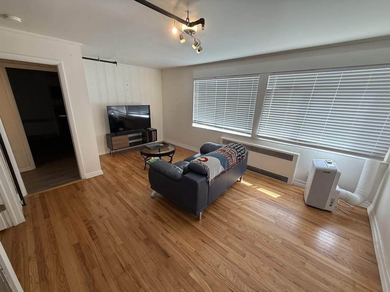 1012 8th St #1 - Photo 4 of 7