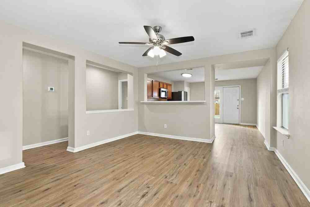 22831 Twisting Pine Dr - Photo 3 of 16