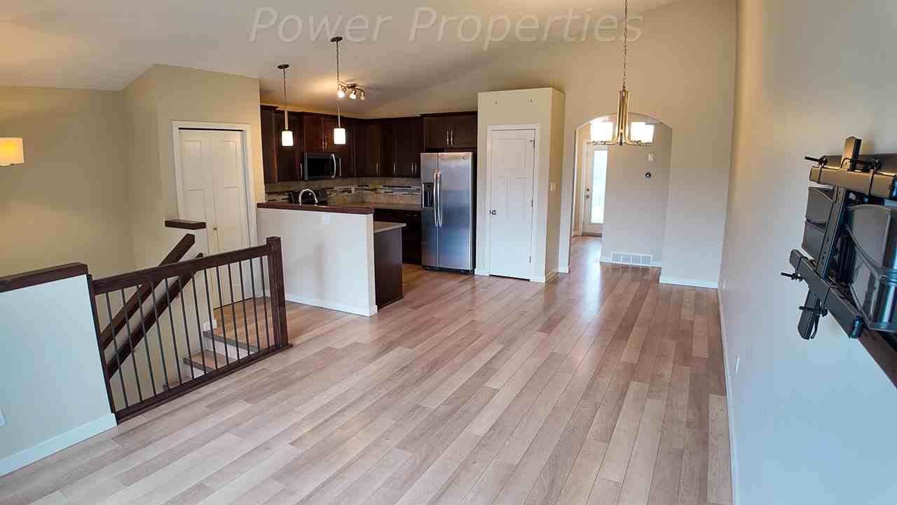 541 Blackwolf Blvd N - Photo 5 of 23
