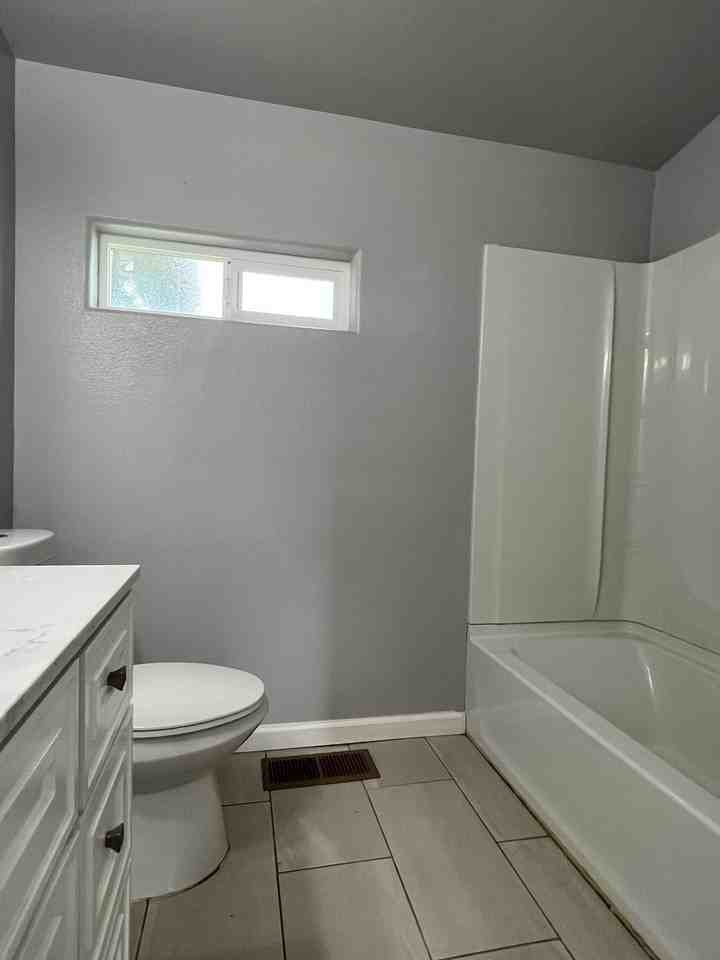 1932 9th Ave - Photo 5 of 19