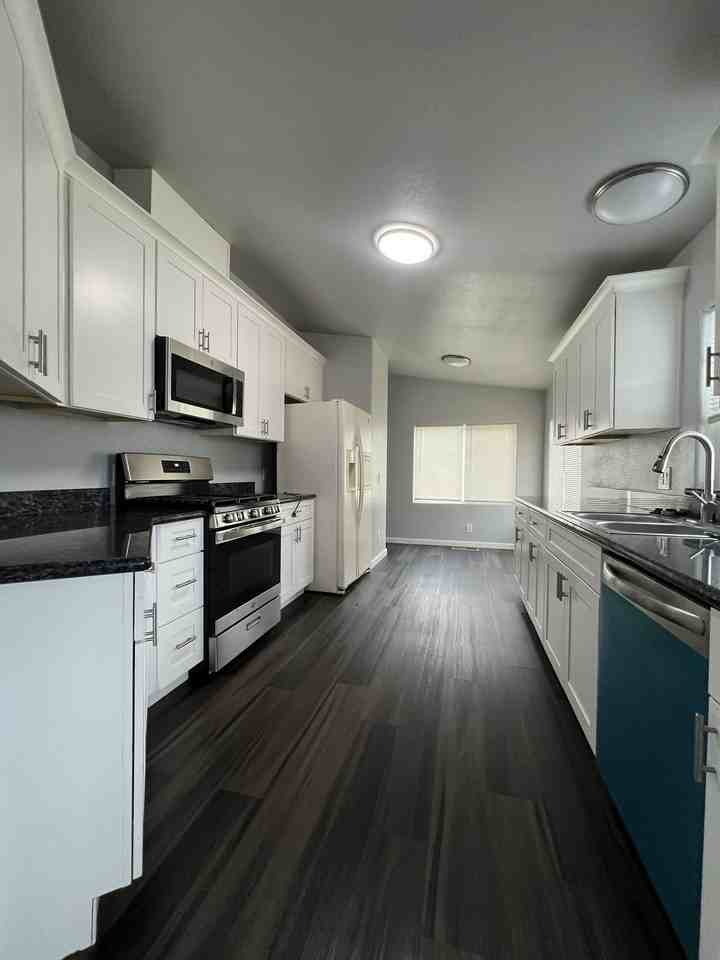 1932 9th Ave - Photo 4 of 19