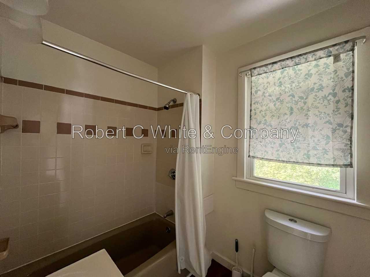 122 Union St #2 - Photo 3 of 11