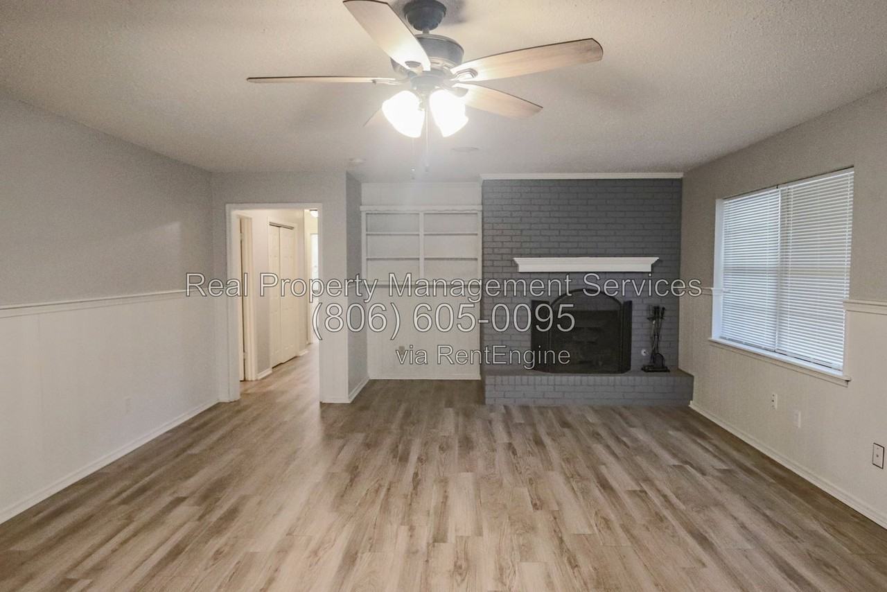 3017 66th St - Photo 2 of 11