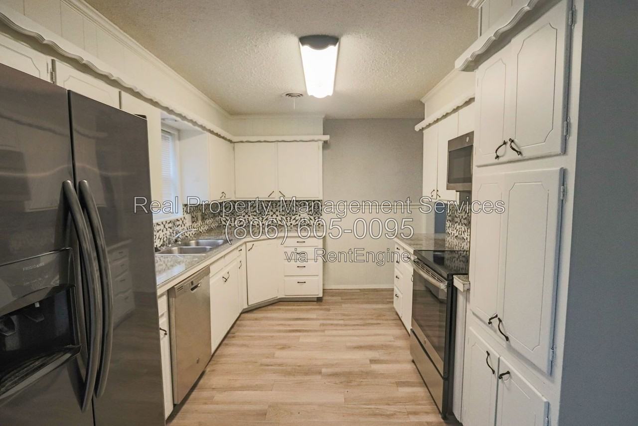 3017 66th St - Photo 4 of 11