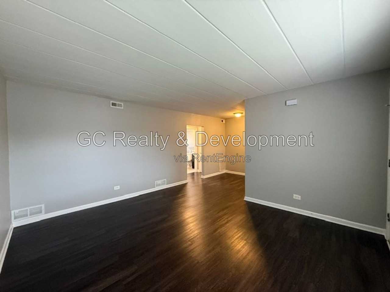 324 Wilson Ave #F - Photo 3 of 12