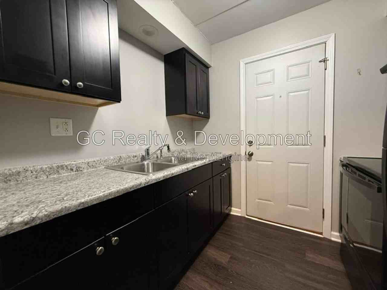 324 Wilson Ave #F - Photo 6 of 12