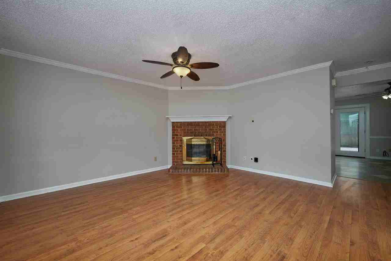 117 Kingsbridge Ln #1 - Photo 3 of 27