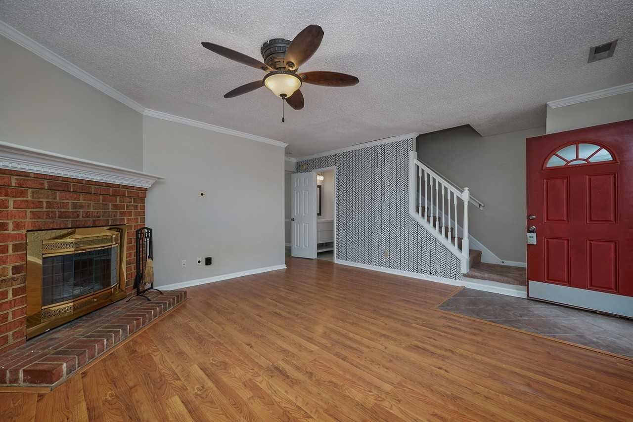 117 Kingsbridge Ln #1 - Photo 4 of 27
