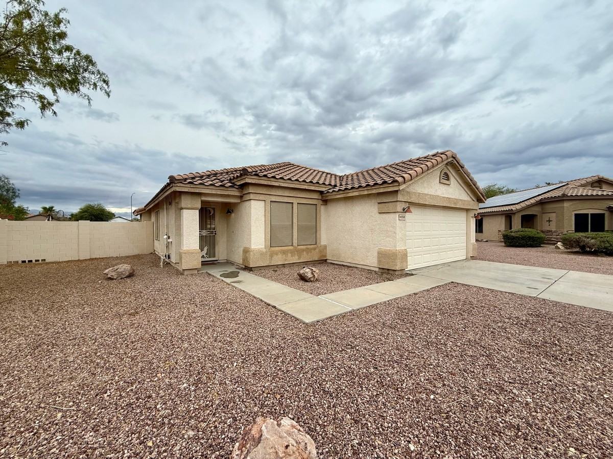 16550 N Naegel Dr - Photo 2 of 22
