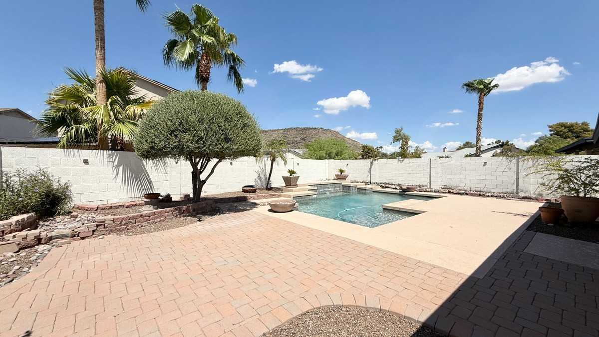 4510 W Marco Polo Rd - Photo 3 of 19