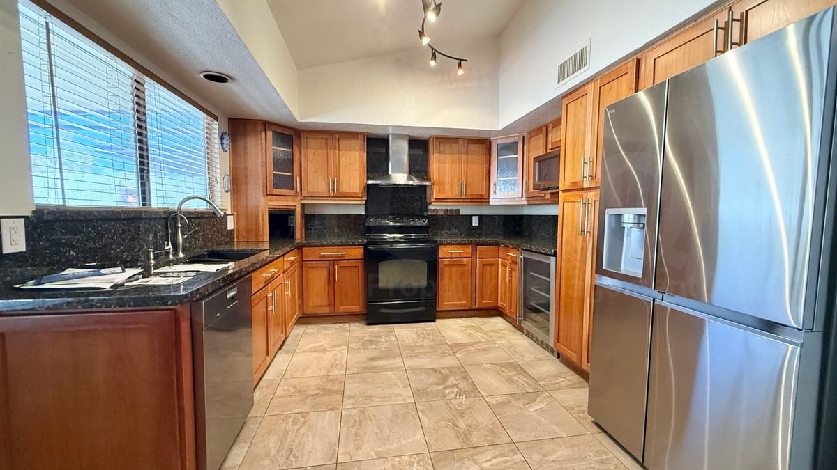 4510 W Marco Polo Rd - Photo 7 of 19