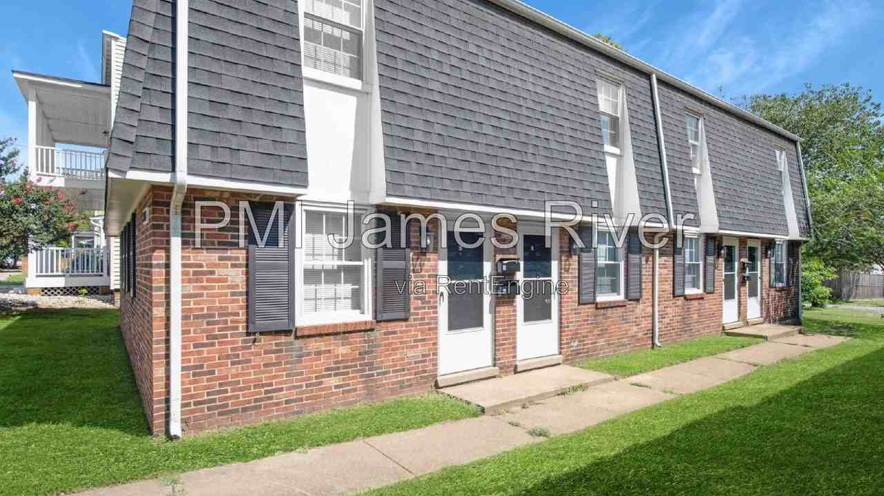 503 N 30th St #D - Photo 2 of 11