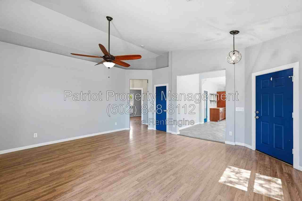 3633 W Webster Ct - Photo 4 of 35
