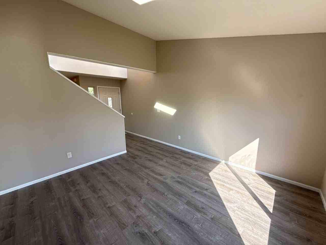 1940 Nw Hayes Ave - Photo 4 of 40