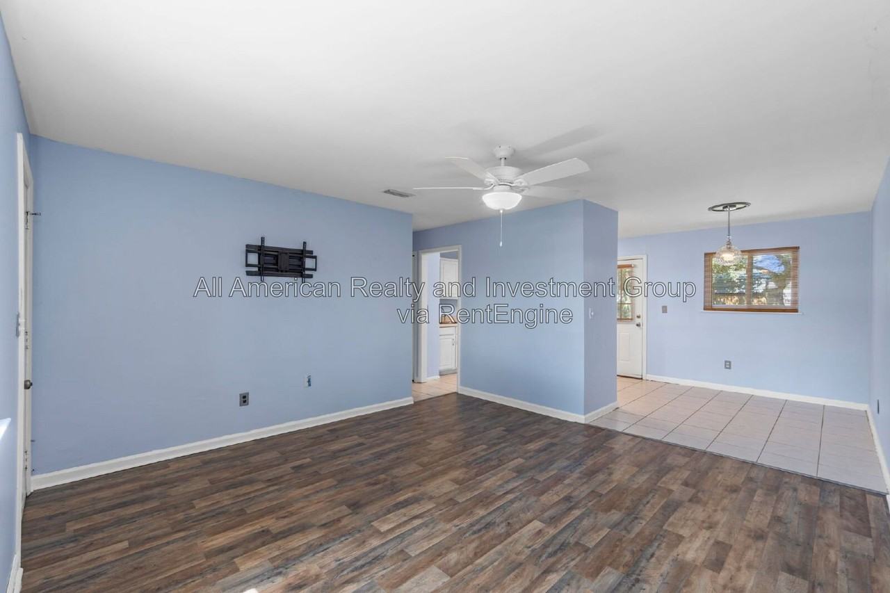 66 Eglin St - Photo 4 of 19