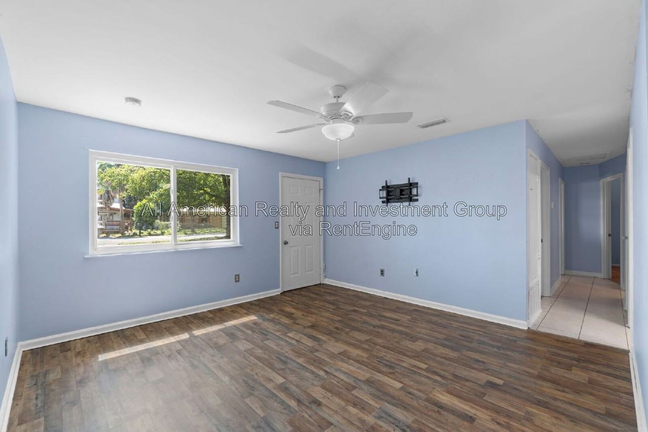 66 Eglin St - Photo 5 of 19