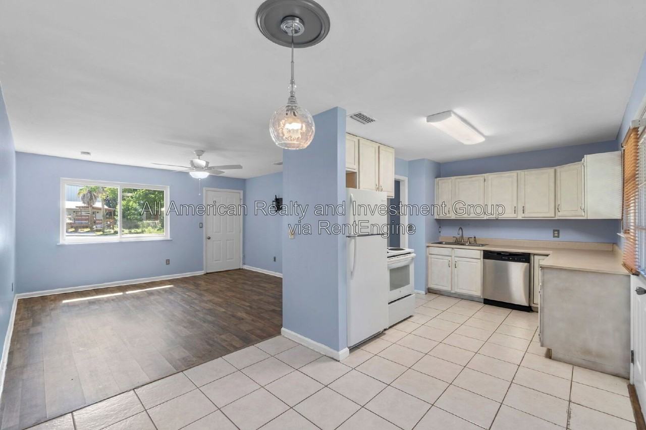 66 Eglin St - Photo 7 of 19