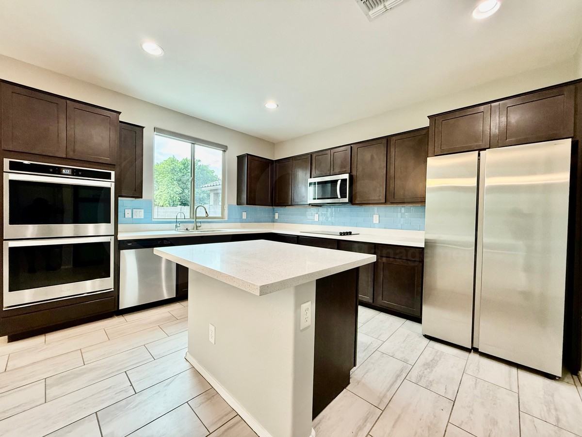 7115 W Solano Dr S - Photo 3 of 27