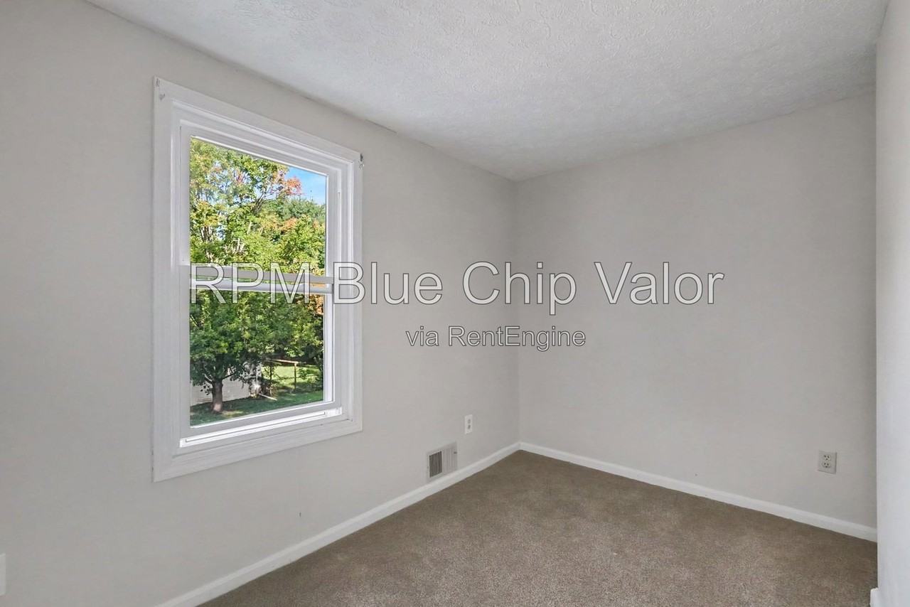 534 Fleming Rd - Photo 5 of 16