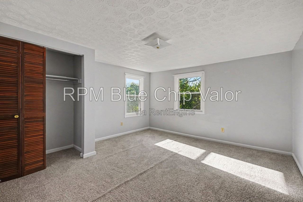 534 Fleming Rd - Photo 7 of 16