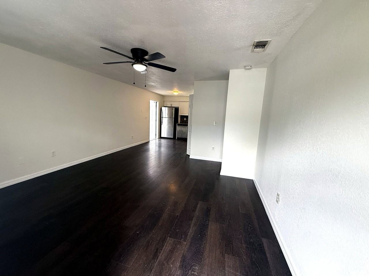 11901 N Taliaferro Ave #A - Photo 3 of 10