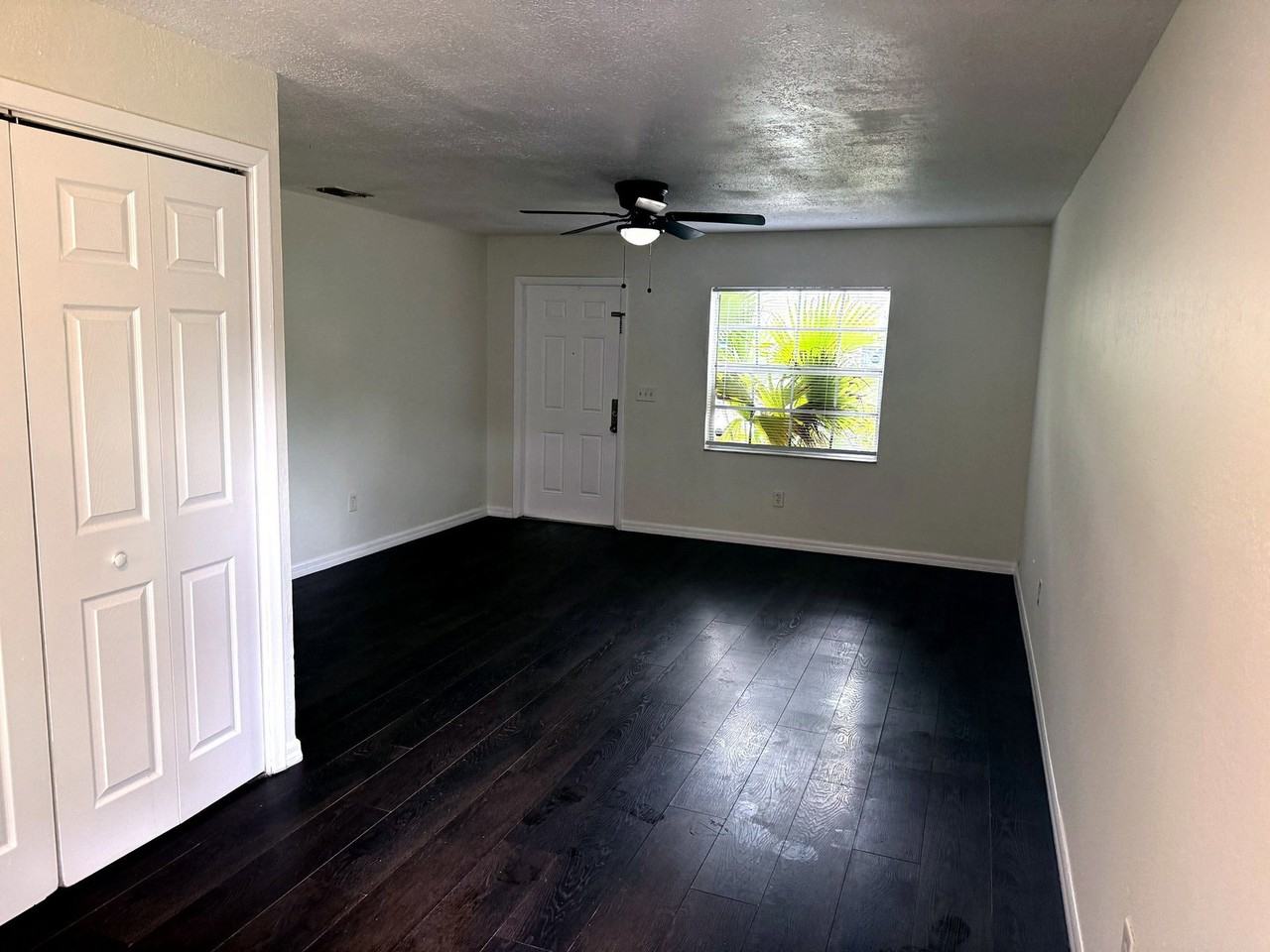 11901 N Taliaferro Ave #A - Photo 4 of 10