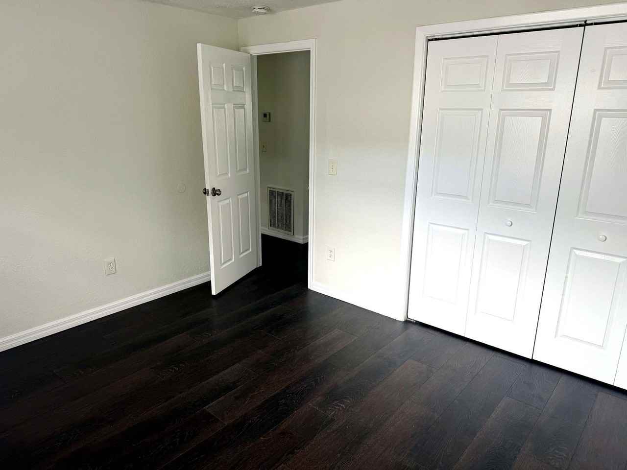 11901 N Taliaferro Ave #A - Photo 6 of 10