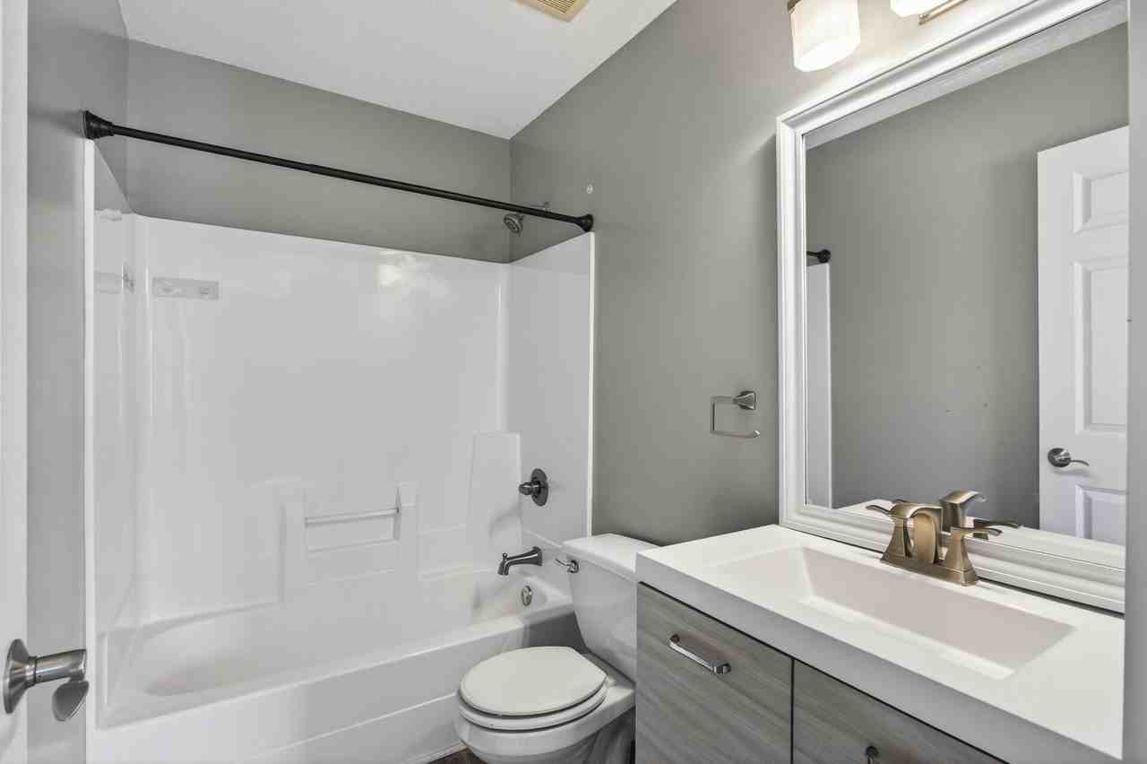 3400 Kalenda Avenue Northeast #10 - Photo 3 of 10