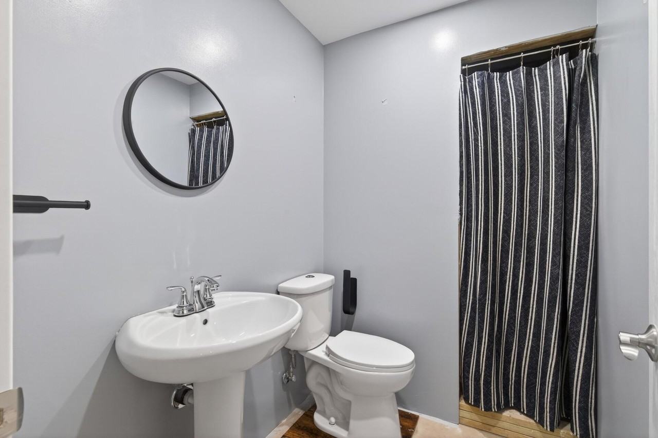 3400 Kalenda Avenue Northeast #10 - Photo 4 of 10