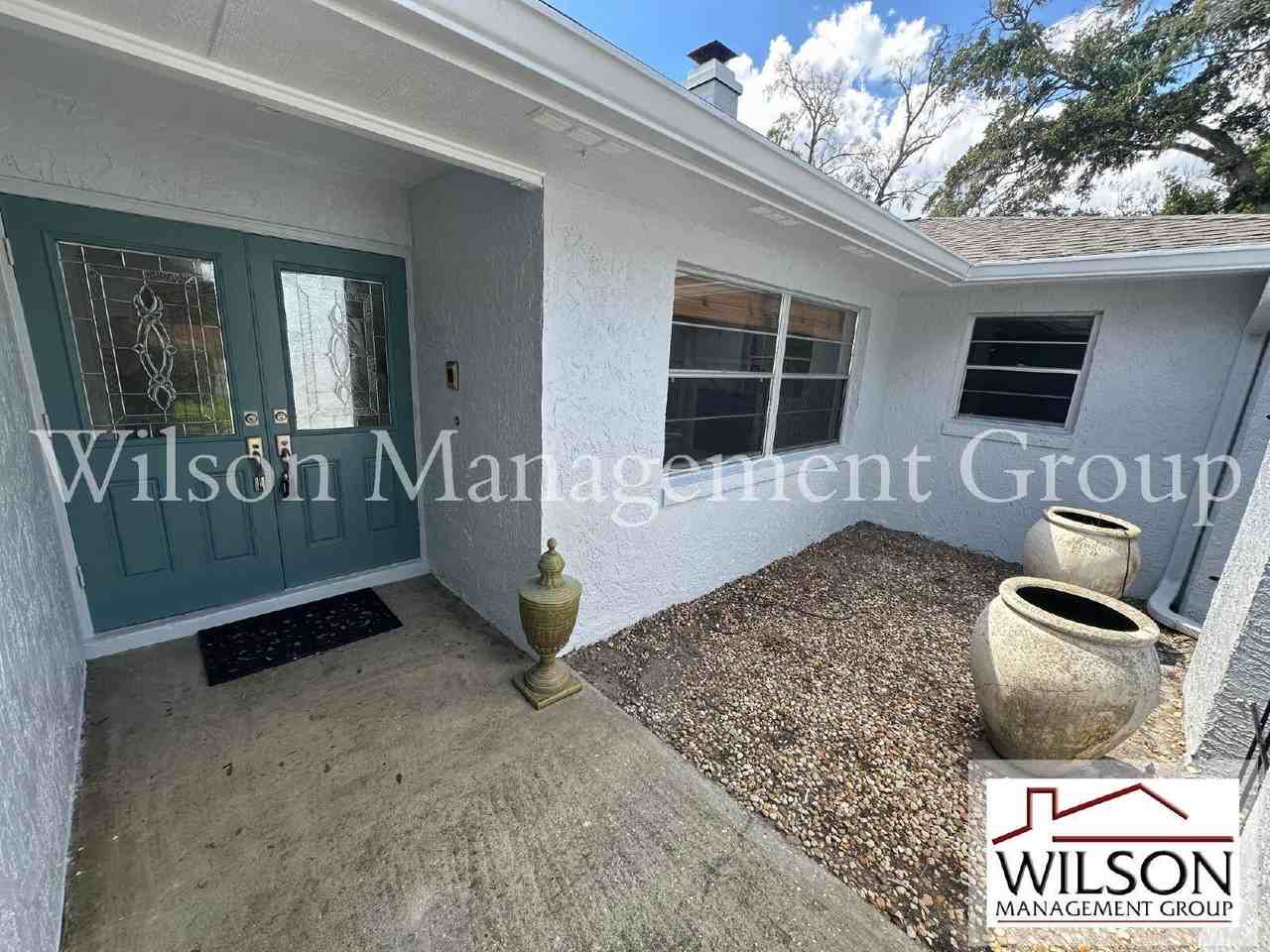 610 Iris St - Photo 2 of 34