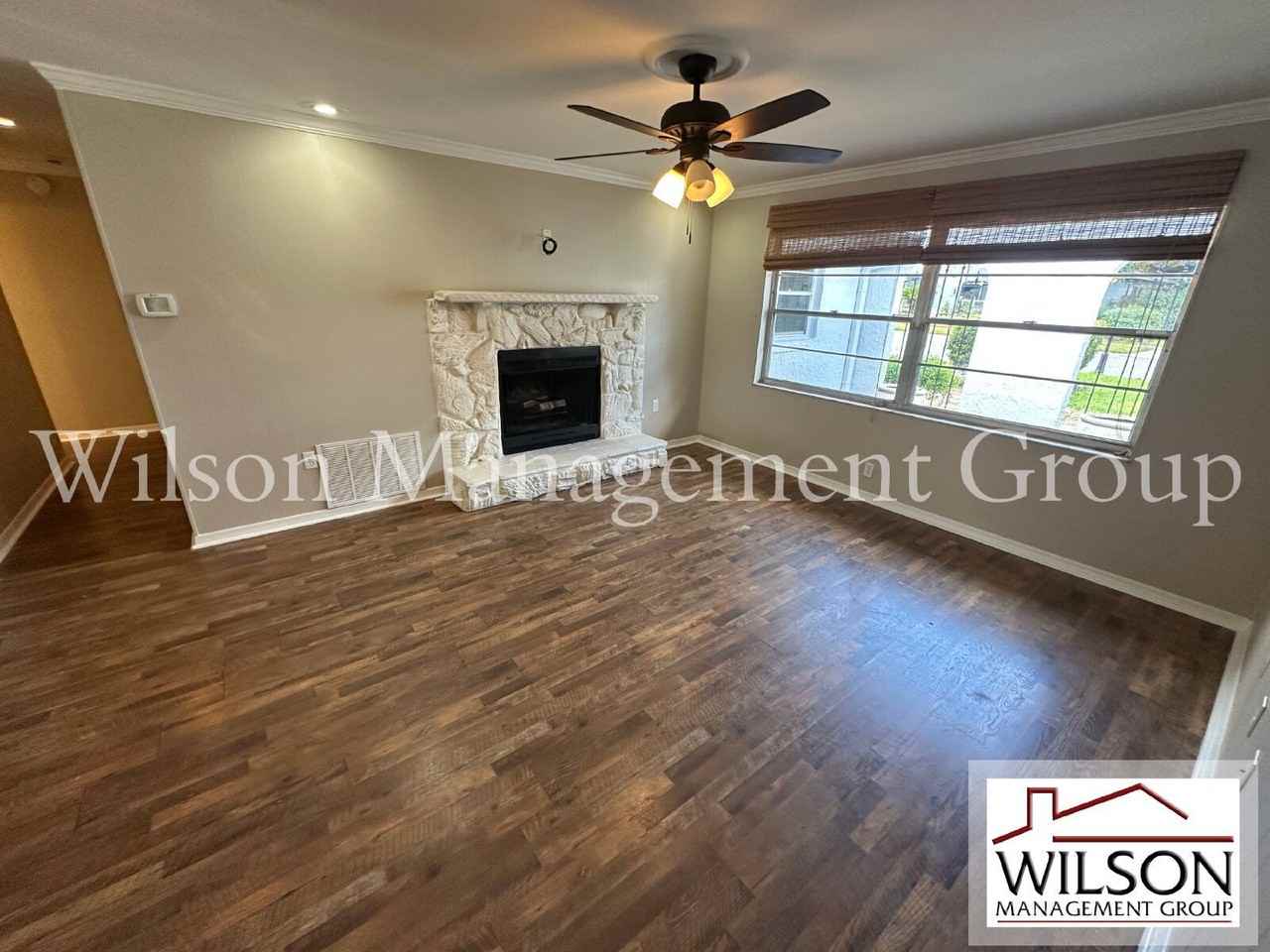610 Iris St - Photo 6 of 34