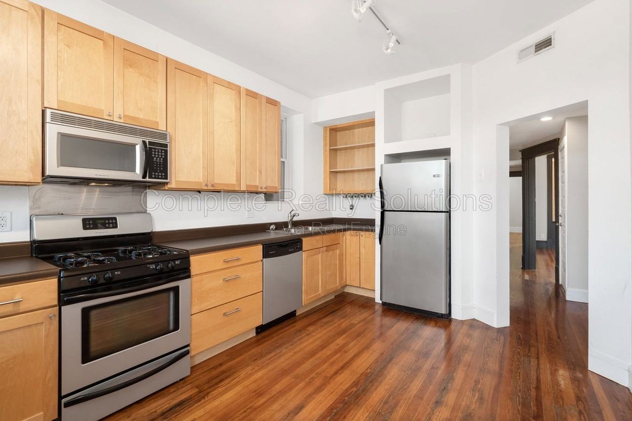 3127 Morganford Rd #2ndFL - Photo 2 of 30